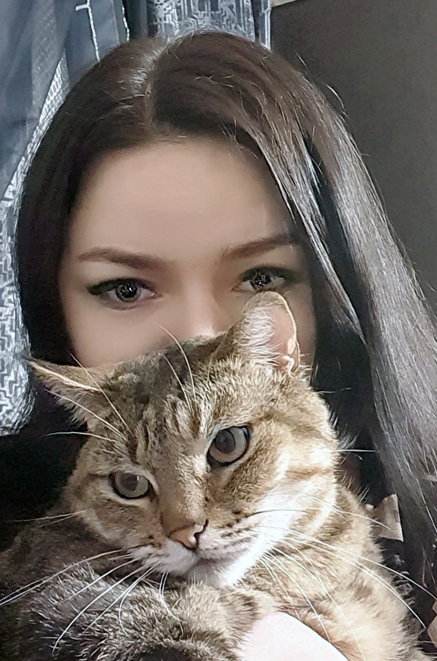 Александра Леонова